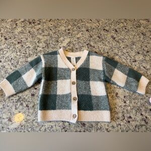 Brand New H&M Sweater SO soft marked 6mo fits like 2t/3t